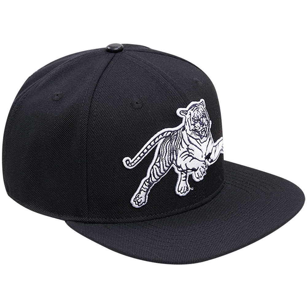 Casquette Snapback noire Pro Standard Jackson State Tigers avec logo de la mascotte pour homme