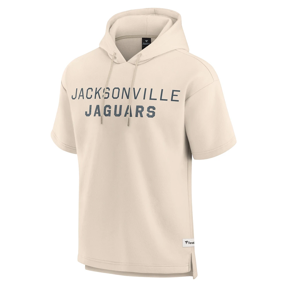 Sweat à capuche manches courtes pour homme Fanatics Cream Jacksonville Jaguars Elements Future Ground Lettering