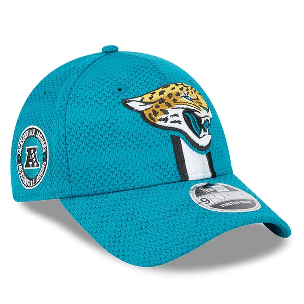 Casquette extensible à bouton-pression New Era pour hommes des Jacksonville Jaguars 2024 Sideline 9FORTY bleu sarcelle