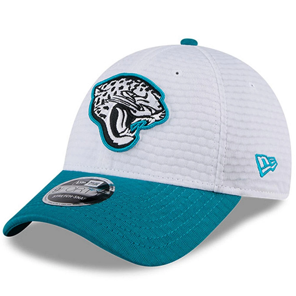 Casquette réglable 9FORTY New Era pour homme, blanc/bleu sarcelle, Jacksonville Jaguars 2024 NFL Training Camp