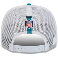 Casquette de camionneur New Era pour homme, blanc/bleu sarcelle, Jacksonville Jaguars 2024 NFL Training Camp 9SEVENTY