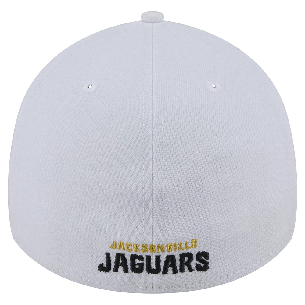 V107988 JAG WHI TB Head NFL Glacé 39THIRTY HATMENFLX 70832377