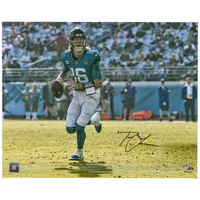 Trevor Lawrence Jacksonville Jaguars Autographed 16'' x 20'' Teal Jersey  Rush Touchdown Photograph