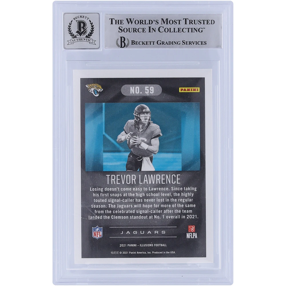 Carte de recrue authentifiée 2021 Panini Illusions #59 Beckett Fanatics Witnessed 2021 Autographiée par Trevor Lawrence Jacksonville Jaguars avec l'inscription "1ST NFL Win 10/17/21"