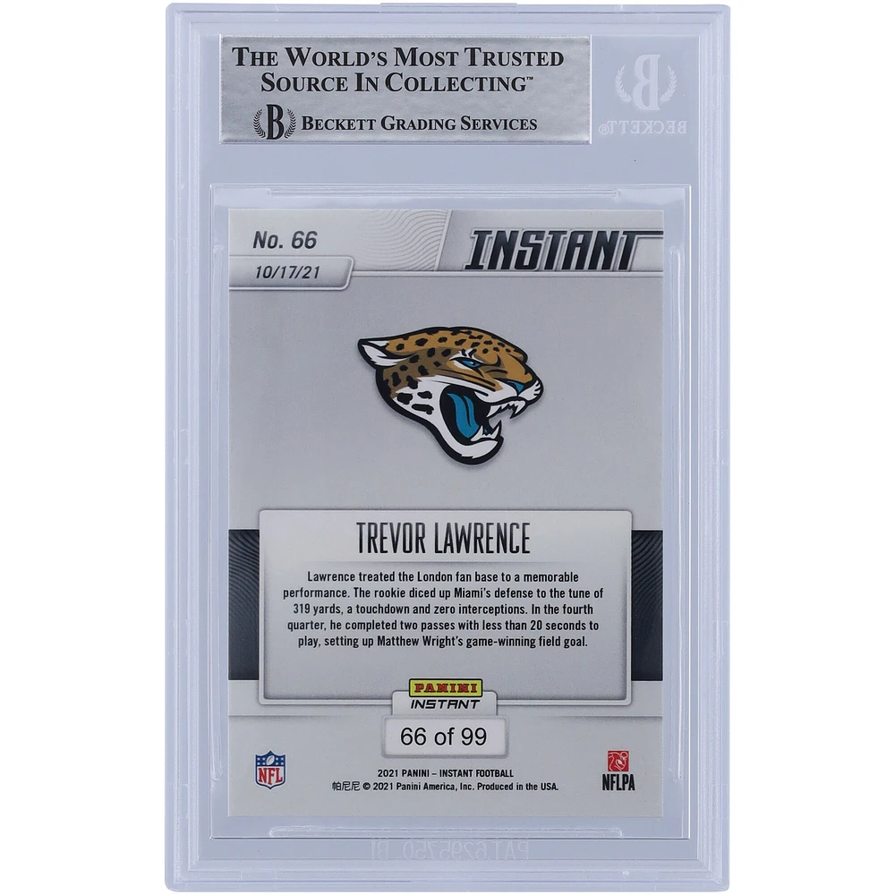 Carte de recrue authentifiée 2021 Panini Instant Red Variation #66 #/99 signée Trevor Lawrence Jacksonville Jaguars par les fanatiques de Beckett avec l'inscription « 1ère victoire NFL 17/10/21 »