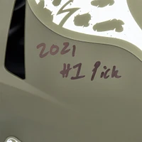 Casque authentique Riddell Salute to Service Speed ​​2022 autographié par Trevor Lawrence Jacksonville Jaguars avec inscription « 2021 #1 Pick »