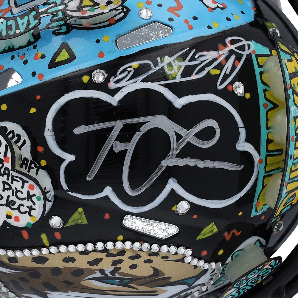 Casque Riddell Speed ​​Mini autographié par Trevor Lawrence des Jacksonville Jaguars - Illustration de Charles Fazzino - XP14013006