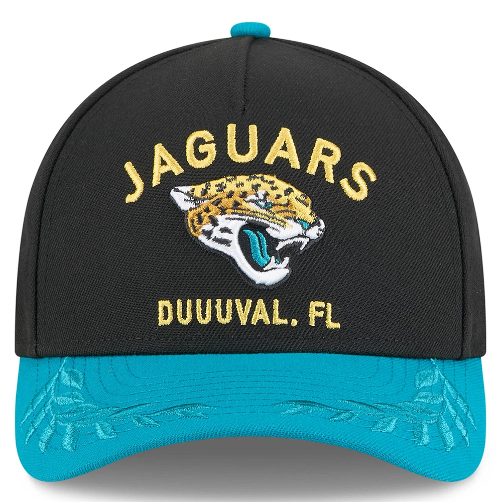 Casquette ajustable New Era 9FORTY A-Frame M-Crown noire/bleu sarcelle pour jeunes des Jaguars de Jacksonville, draft NFL 2025