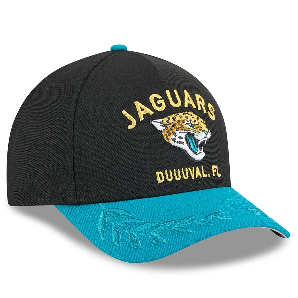 Casquette ajustable New Era 9FORTY A-Frame M-Crown noire/bleu sarcelle pour jeunes des Jaguars de Jacksonville, draft NFL 2025