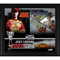 Photographie encadrée de 15" x 17" de Joey Logano, champion de la Coupe NASCAR 2022