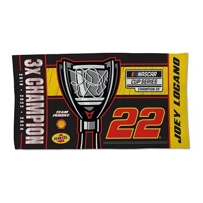 Serviette de célébration sur piste unilatérale WinCraft Joey Logano, triple champion de la NASCAR Cup Series 22'' x 42''