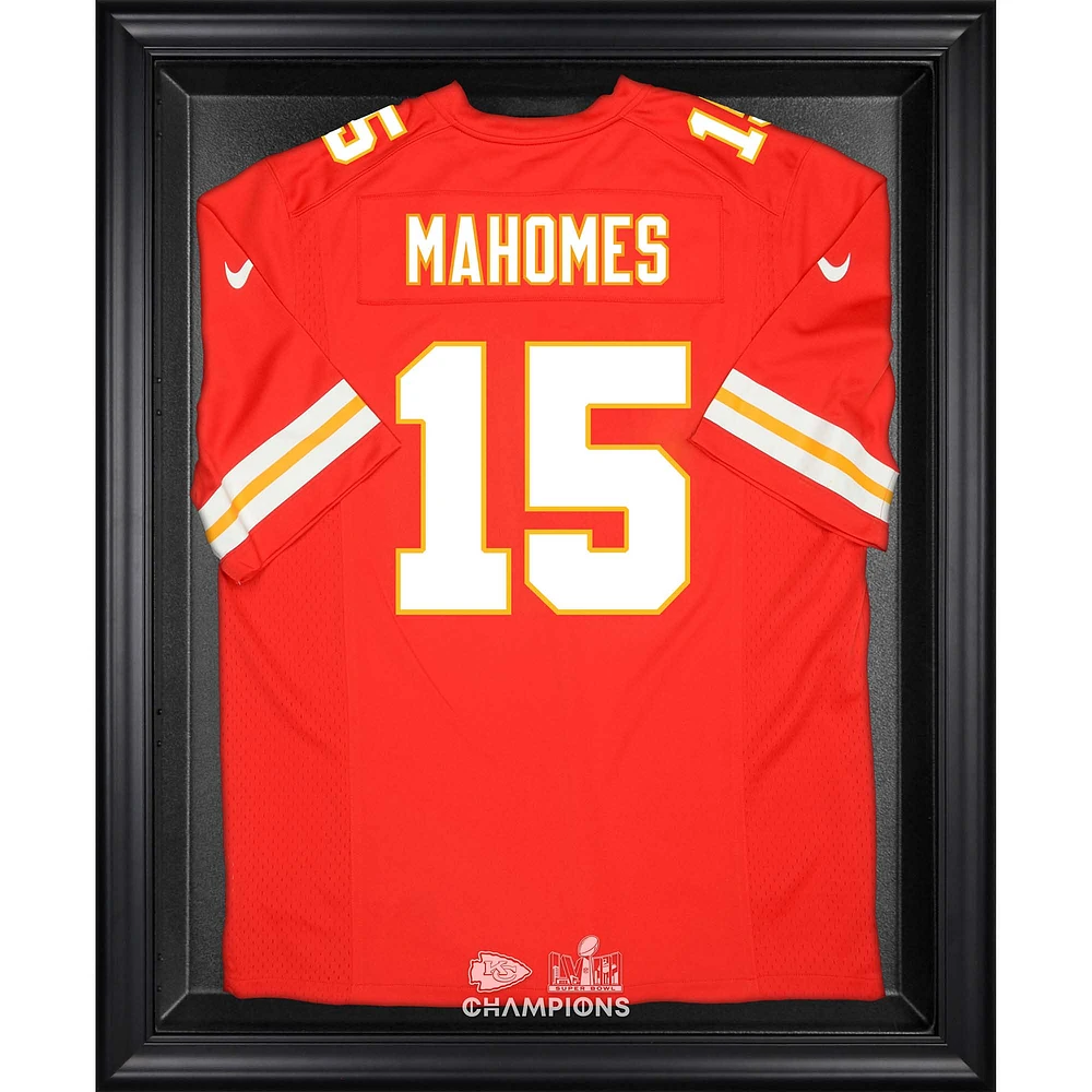 Vitrine de présentation du logo du maillot des champions du Super Bowl LVIII des Kansas City Chiefs