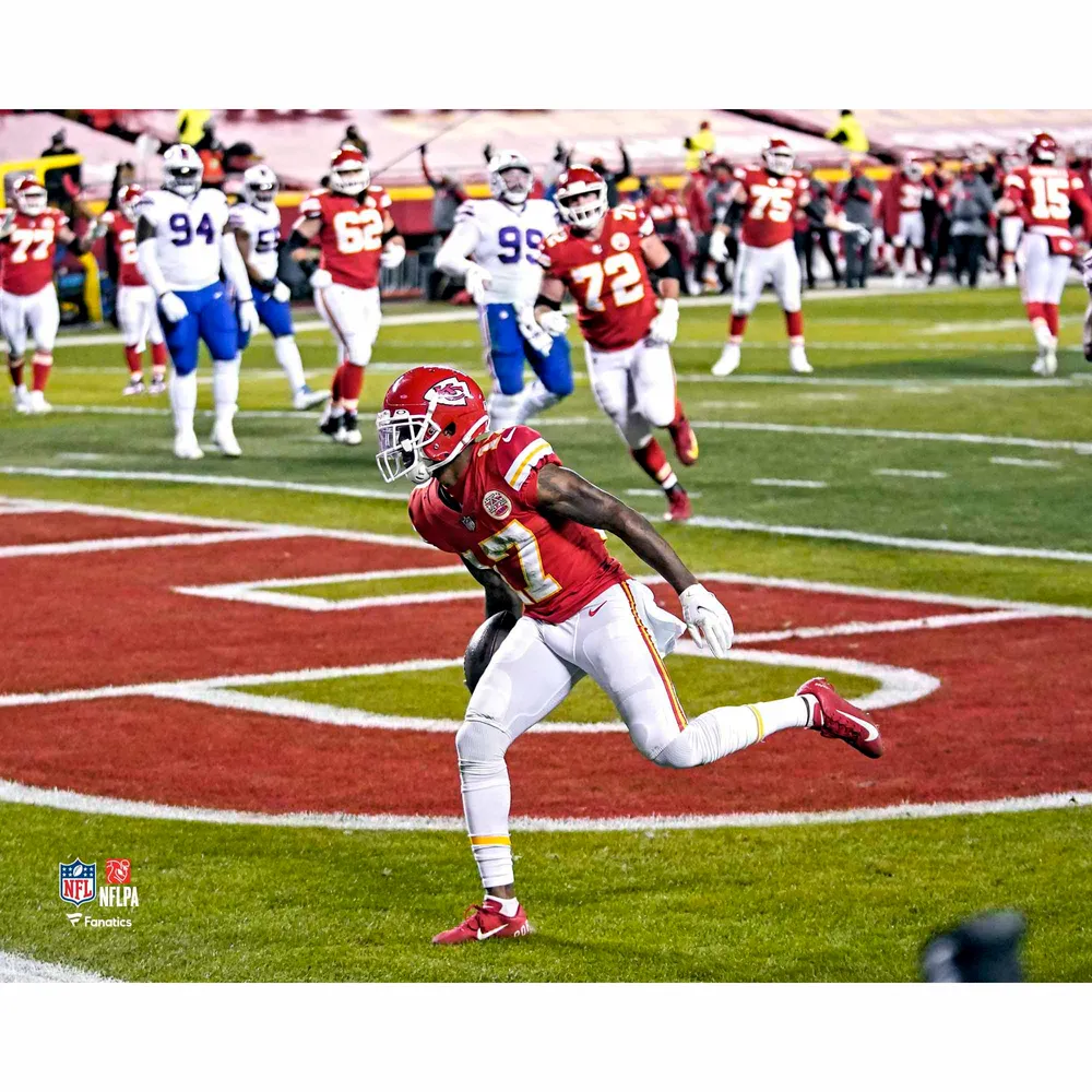 Patrick Mahomes Kansas City Chiefs Unsigned 2021 AFC Championship Action  Photograph