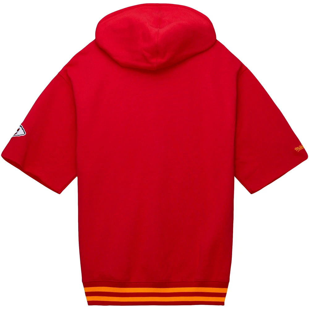 Sweat à capuche rouge manches courtes d'avant-match des Chiefs de Kansas City Mitchell & Ness pour hommes