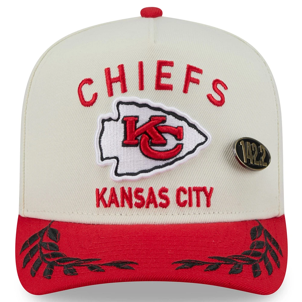 Casquette ajustée New Era 59FIFTY crème/rouge Kansas City Chiefs, draft NFL 2025