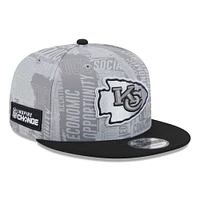 Casquette Snapback 9FIFTY New Era pour hommes des Chiefs de Kansas City Inspire Change, gris/noir