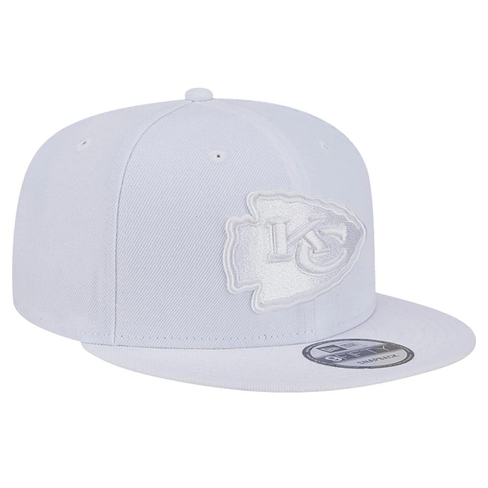 Casquette Snapback 9FIFTY Main Blanc sur Blanc des Chiefs de Kansas City New Era pour hommes