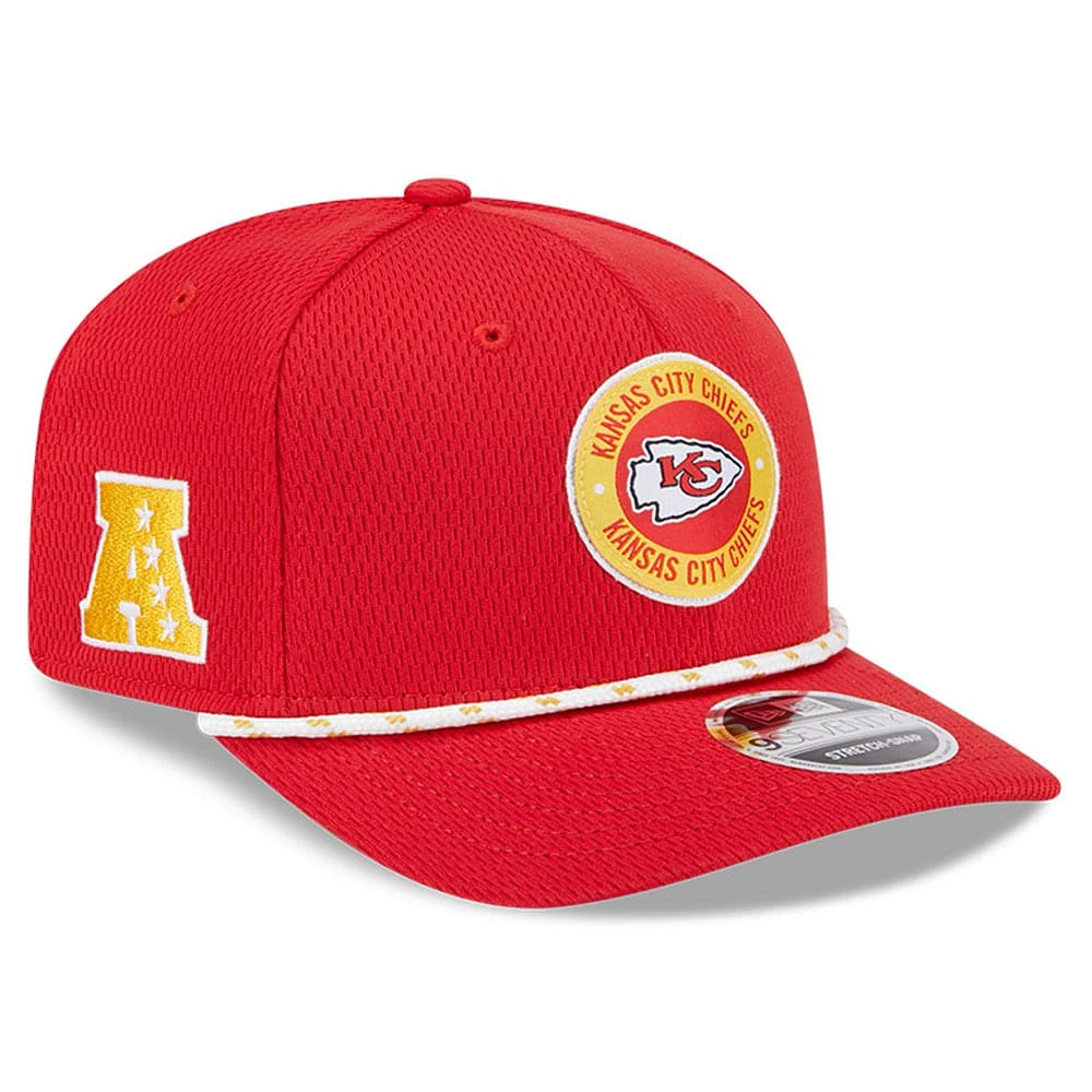 Casquette extensible à bouton-pression New Era pour hommes des Kansas City Chiefs 2024 Sideline 9SEVENTY rouge