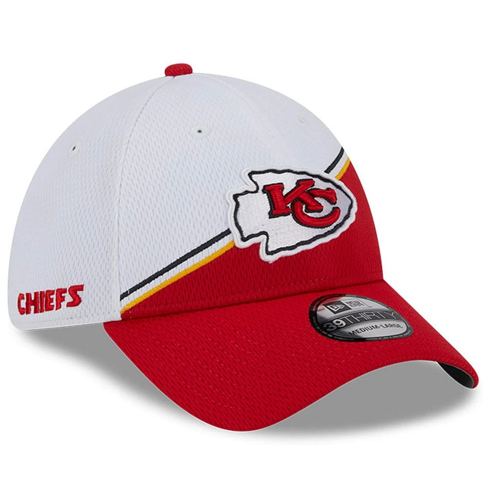 Casquette flex 39THIRTY Sideline des Kansas City Chiefs 2023 New Era pour homme, blanc/rouge