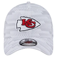 Men's New Era  White Kansas City Chiefs Gameday Graded 39THIRTY Flex Hat