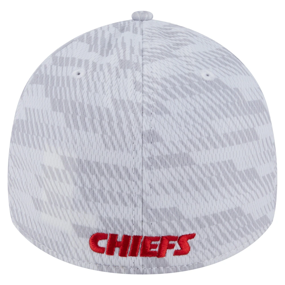 Men's New Era  White Kansas City Chiefs Gameday Graded 39THIRTY Flex Hat