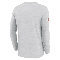 T-shirt Nike à manches longues Performance Ash Kansas City Chiefs Sideline Velocity pour homme