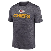 T-shirt Nike noir Kansas City Chiefs Blitz Velocity Modern Performance pour homme