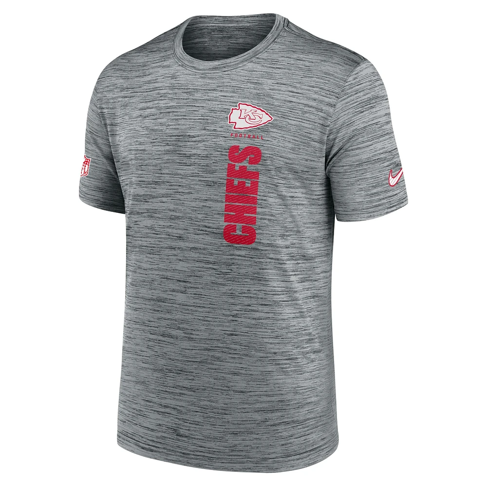 T-shirt Nike gris Kansas City Chiefs Sideline Velocity Performance pour homme