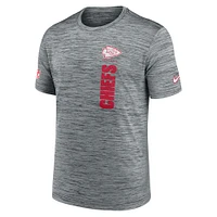 T-shirt Nike gris Kansas City Chiefs Sideline Velocity Performance pour homme