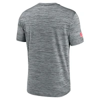T-shirt Nike gris Kansas City Chiefs Sideline Velocity Performance pour homme
