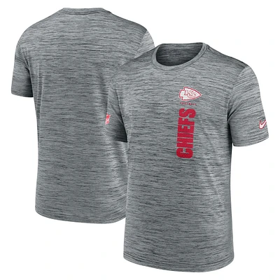 T-shirt Nike gris Kansas City Chiefs Sideline Velocity Performance pour homme