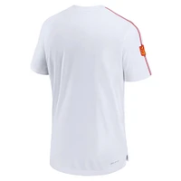 T-shirt Nike blanc Kansas City Chiefs 2024 Sideline Coach UV Performance pour homme