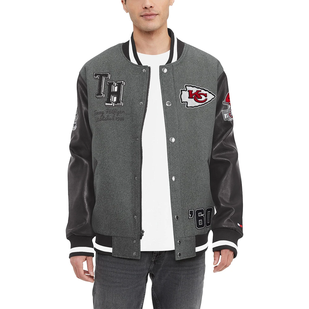 Veste universitaire entièrement zippée Tommy Hilfiger pour hommes, gris chiné/noir, Kansas City Chiefs Gunner