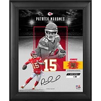 Collage encadré de 11" x 14" de Patrick Mahomes, Kansas City Chiefs, avec une photo de football utilisée lors du match - Édition limitée à 250 exemplaires