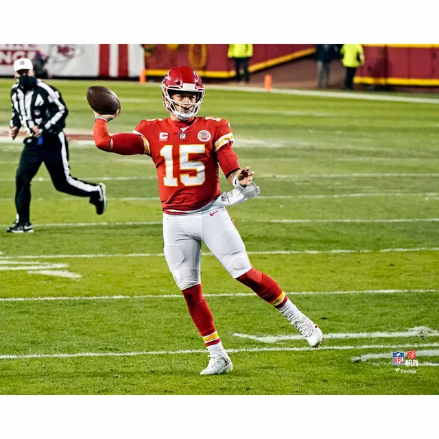 Lids Patrick Mahomes Kansas City Chiefs Fanatics Authentic Unsigned Left  Handed Throw Spotlight Photograph