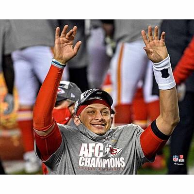 Patrick Mahomes Kansas City Chiefs non signé Photographie de célébration des champions l'AFC 2021