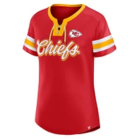 T-shirt à lacets emblématique Athena True Catch pour femme avec strass rouge des Kansas City Chiefs Fanatics