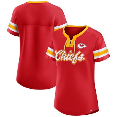 T-shirt à lacets emblématique Athena True Catch pour femme avec strass rouge des Kansas City Chiefs Fanatics