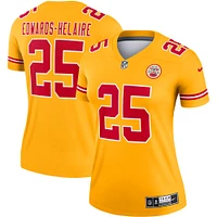 Maillot Nike Clyde Edwards-Helaire doré pour femme, légende inversée des Chiefs de Kansas City