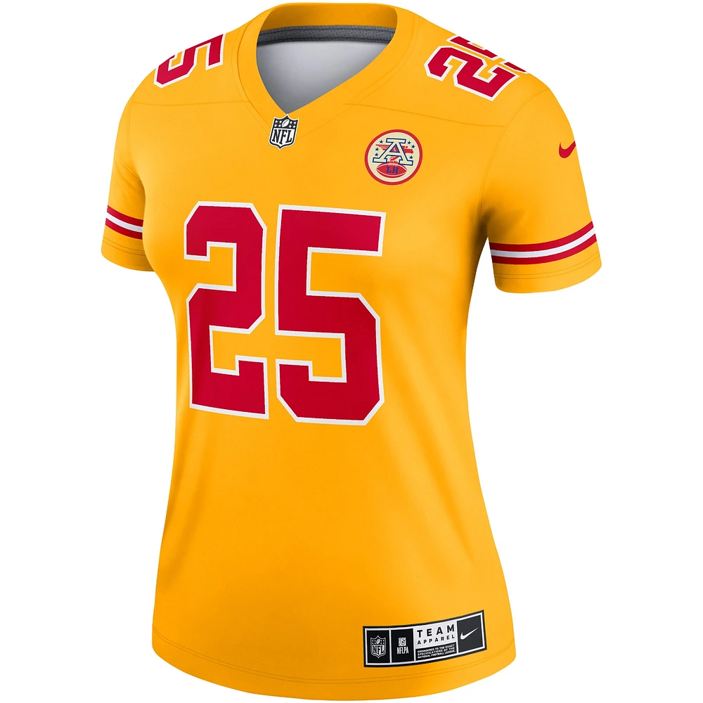 Maillot Nike Clyde Edwards-Helaire doré pour femme, légende inversée des Chiefs de Kansas City