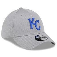 Men's New Era Gray Kansas City Royals Active Pivot 39THIRTY Flex Hat