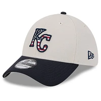 Men's New Era  Khaki/Black Kansas City Royals 2024 Fourth of July 39THIRTY Flex Hat