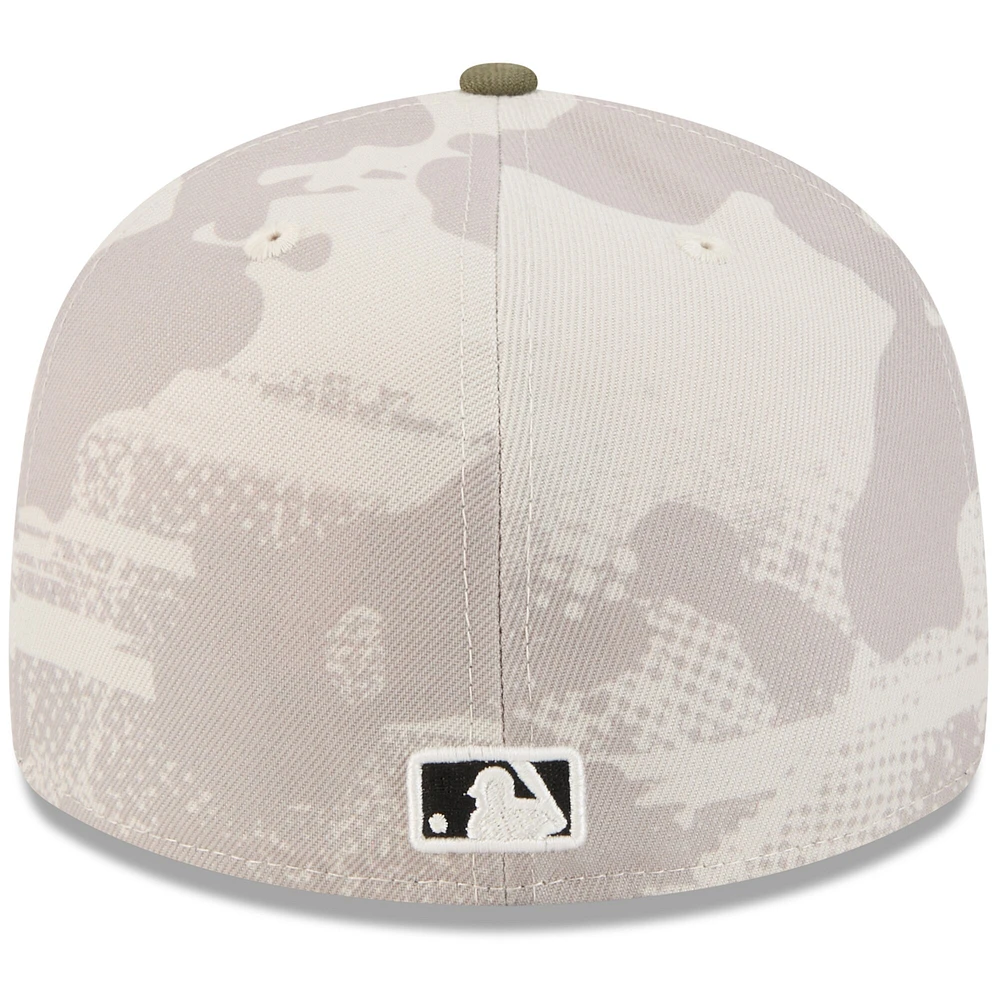 Casquette ajustée 59FIFTY pour homme New Era beige clair/olive Kansas City Royals 2025 Armed Forces Day