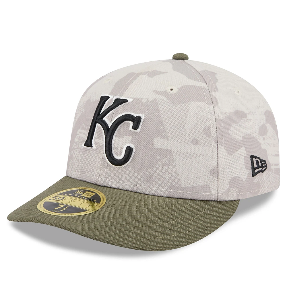 Casquette ajustée 59FIFTY basse pour homme New Era beige clair/olive Kansas City Royals 2025 Armed Forces Day