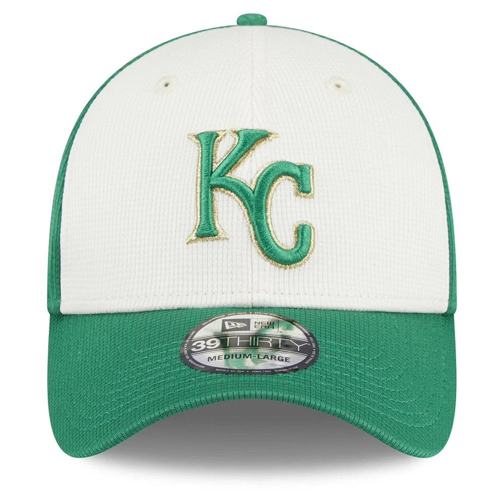 Men's New Era White/Green Kansas City Royals 2024 St. Patrick's Day 39THIRTY Flex Fit Hat