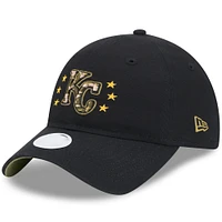 Casquette ajustable 9TWENTY pour la Journée des forces armées 2024 New Era noire des Royals de Kansas City pour femme