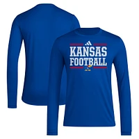 T-shirt à manches longues adidas Royal Kansas Jayhawks Locker Football Pre-Game AEROREADY pour homme