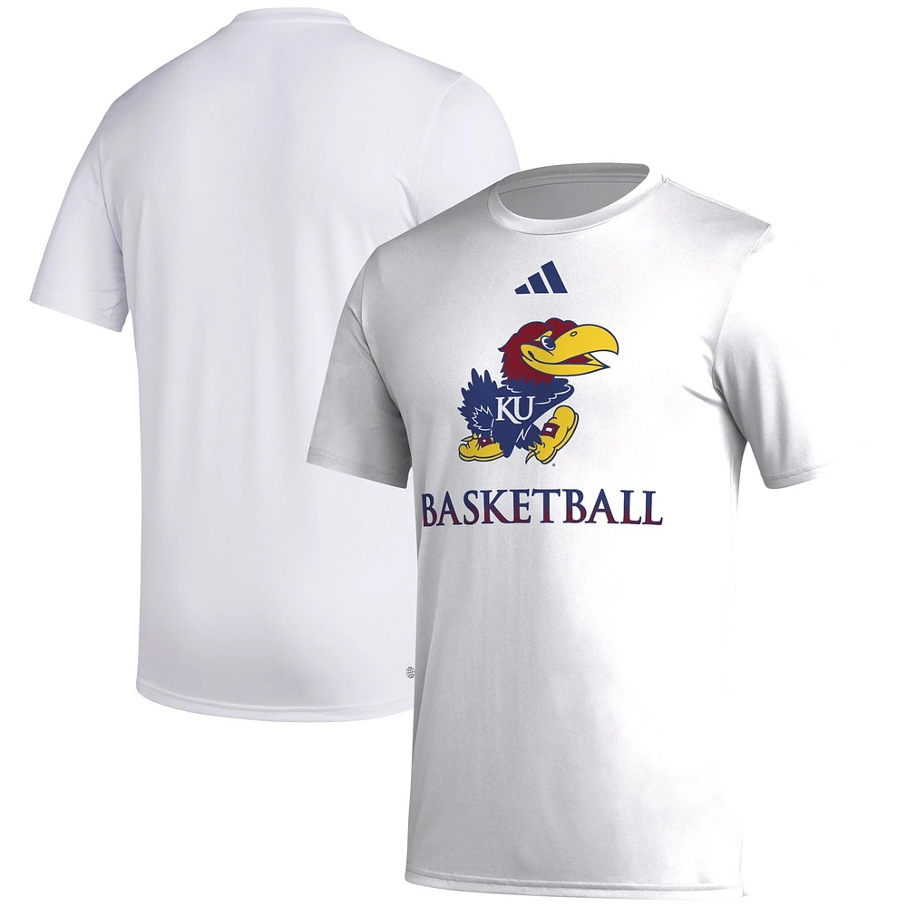 T-shirt blanc adidas Kansas Jayhawks Fadeaway Basketball Pregame AEROREADY pour hommes