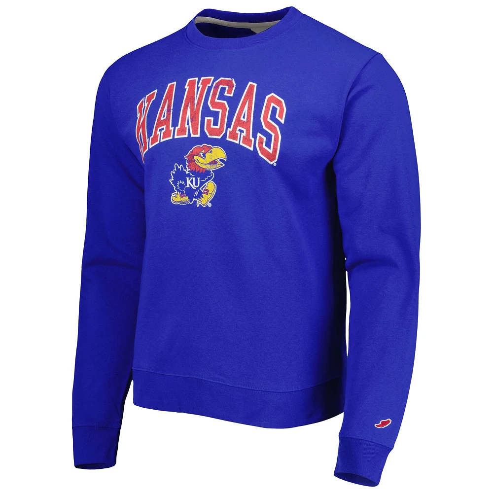 Vêtements collégiaux de la ligue pour hommes Royal Kansas Jayhawks 1965 Arch Essential Sweatshirt épais