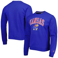 Vêtements collégiaux de la ligue pour hommes Royal Kansas Jayhawks 1965 Arch Essential Sweatshirt épais